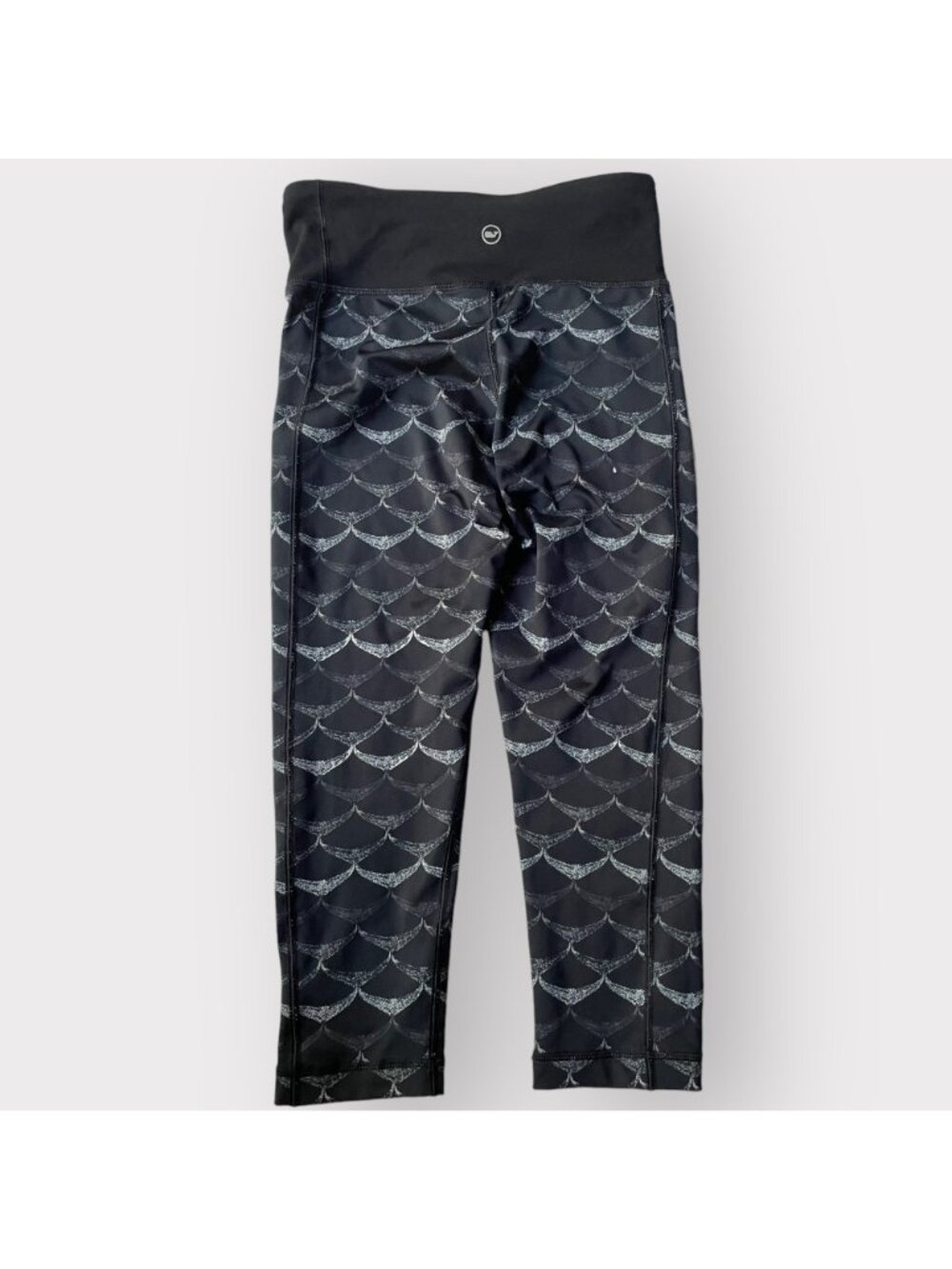 Vineyard Vines Size XS Black Gray Tonal Whale Tail Performance Cropped Leggings - Picture 7 of 10